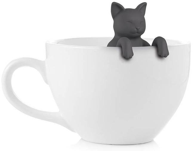 Enjoy the benefits of loose leaf tea with this cute  tea infuser. Adorably designed to look like a cat grabbing onto the side of your cup.    A perfect gift for any tea or cat lover.  It's guaranteed to bring big smiles and will be a gift they will never forget.